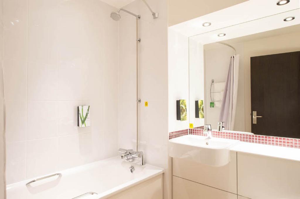 Premier Inn Southampton West Ower Eksteriør bilde